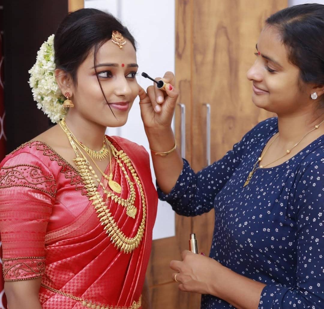 SWAPNA KALYAN BEAUTY PARLOUR PERAMBRA